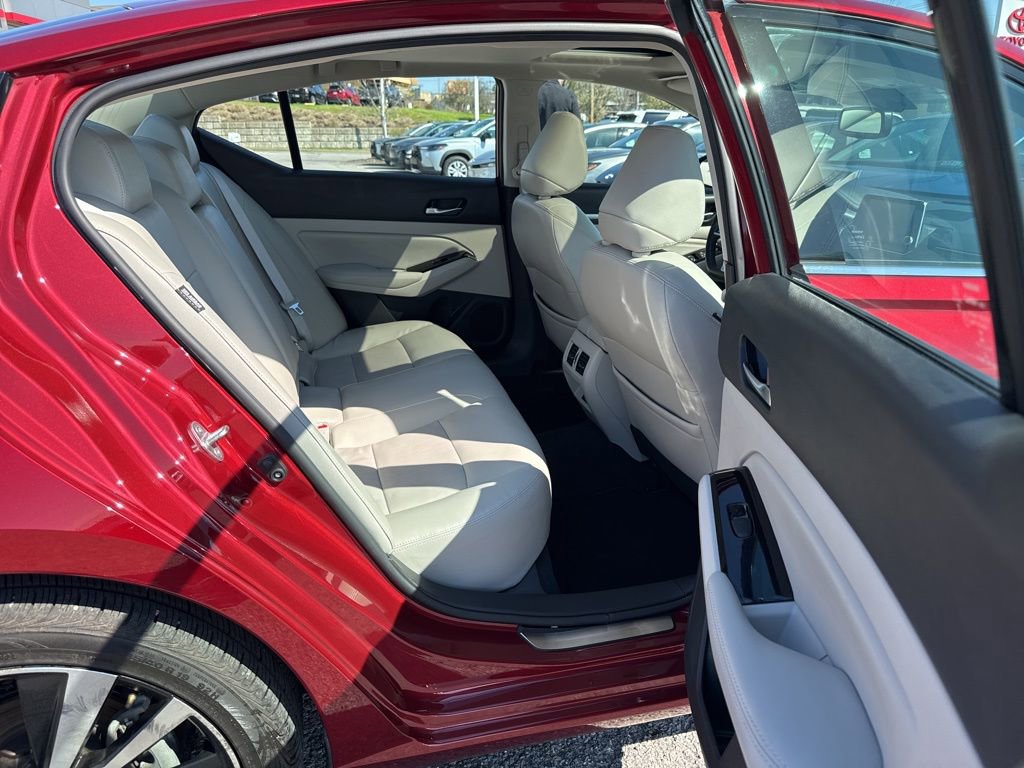 Used 2021 Nissan Altima 2.5 Platinum AWD/4WD image 6