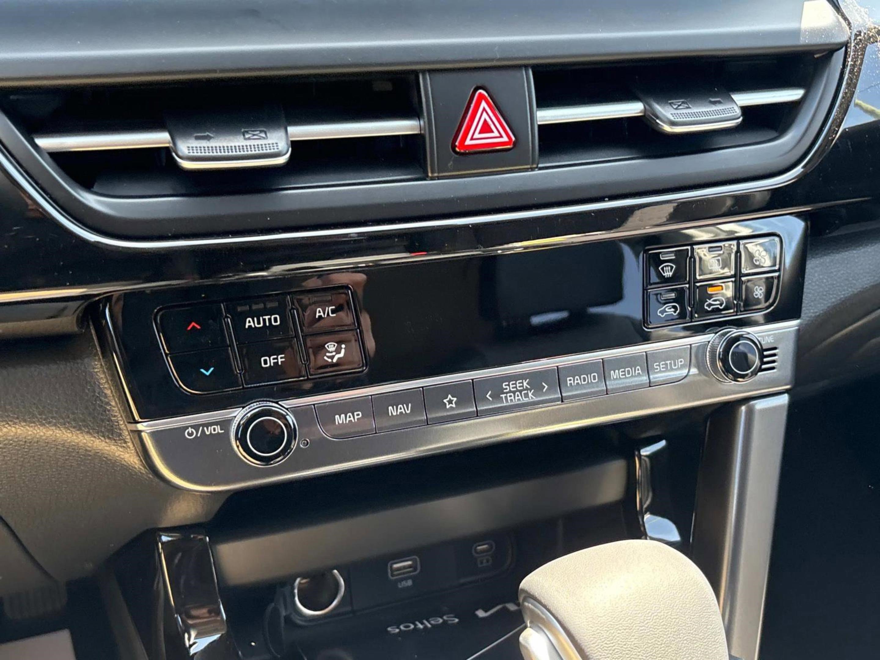 New 2025 Kia Seltos X-Line image 21