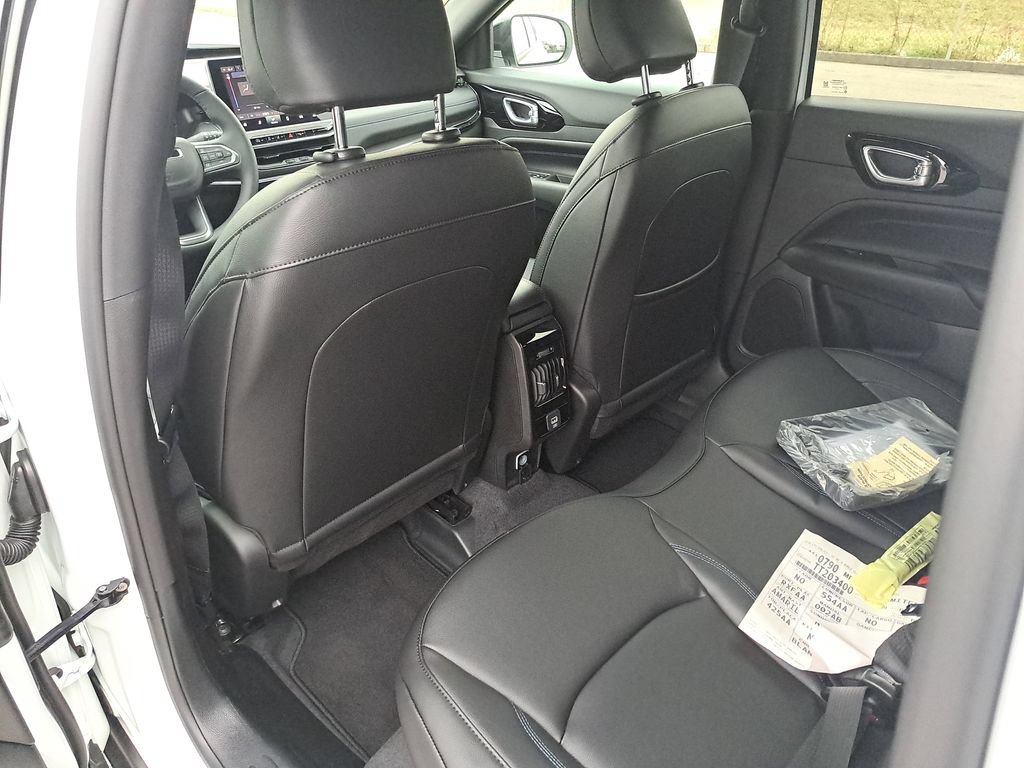 New 2026 Jeep Compass Limited AWD/4WD image 13
