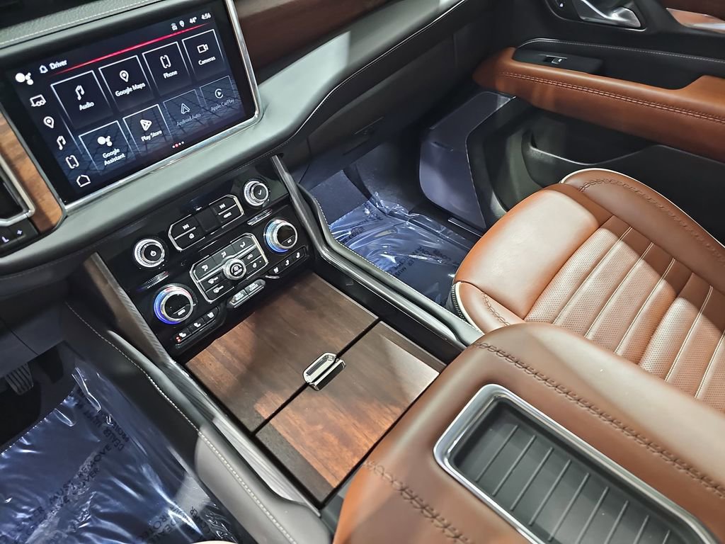 Certified 2024 GMC Yukon XL Denali Ultimate AWD/4WD image 28
