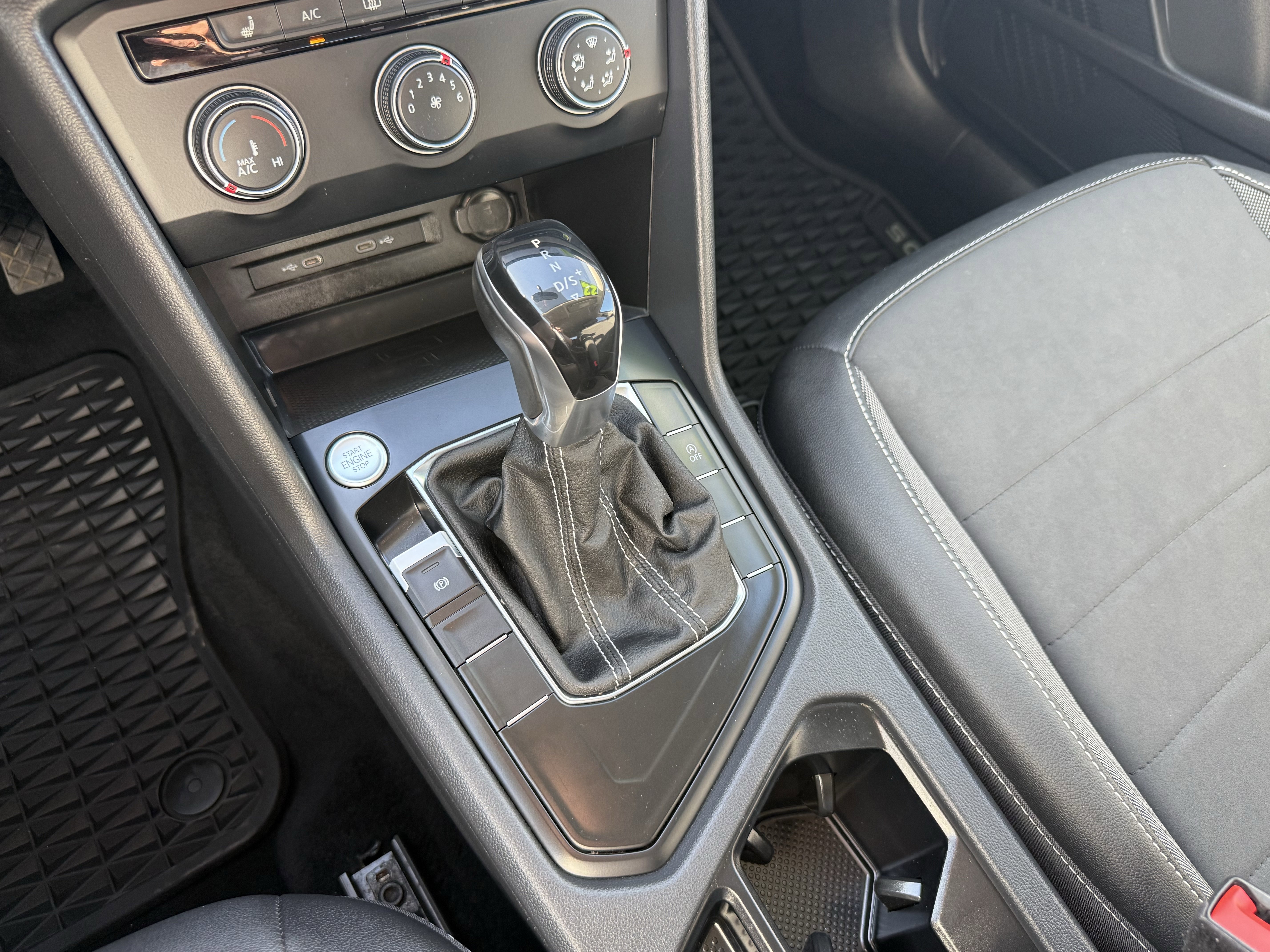 Used 2022 Volkswagen Taos SE image 18