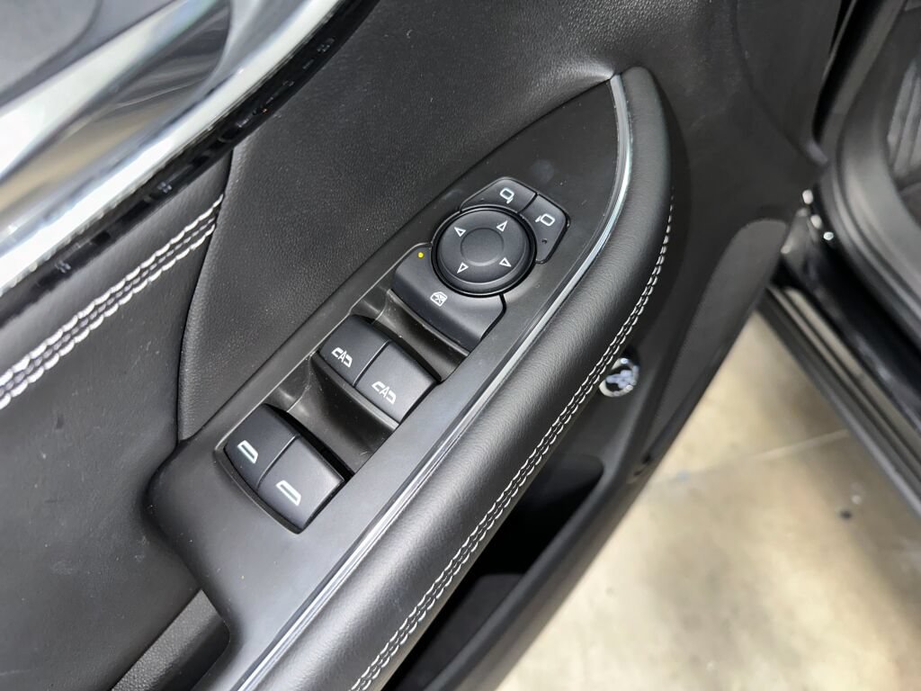Used 2021 Buick Envision Preferred FWD image 5