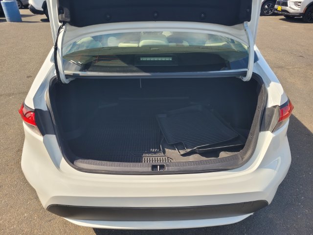 Used 2022 Toyota Corolla LE FWD image 11