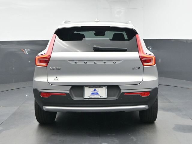 Used 2023 Volvo XC40 B5 Plus image 7