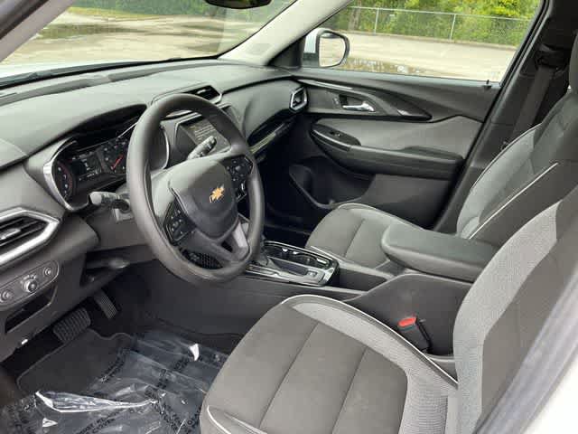 Used 2022 Chevrolet TrailBlazer LT w/ Confidence II Package FWD image 11