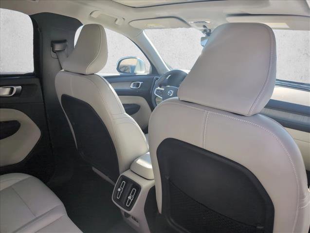Used 2021 Volvo XC40 T5 Inscription w/ Climate Package image 22