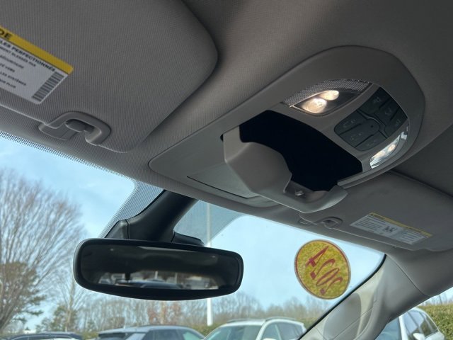 Used 2024 Chrysler Pacifica Touring-L image 29