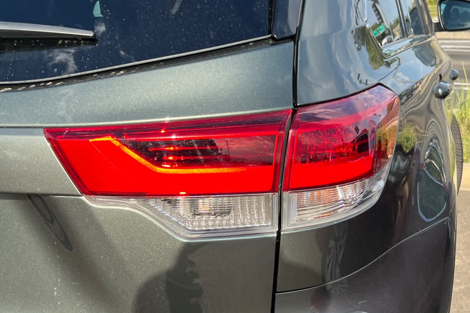 Used 2019 Toyota Highlander Limited AWD/4WD image 18