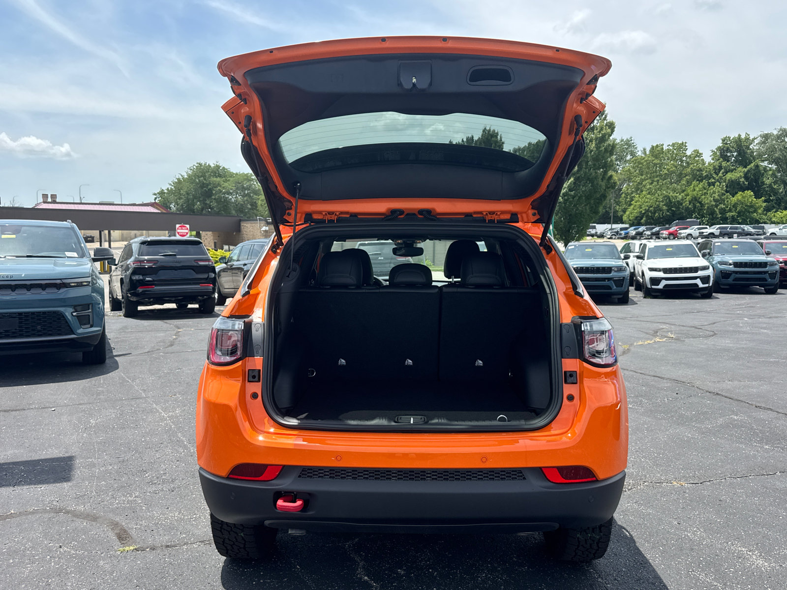 New 2026 Jeep Compass Trailhawk AWD/4WD image 18