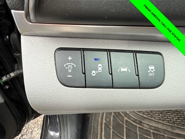 Used 2020 Hyundai Elantra SEL FWD image 25