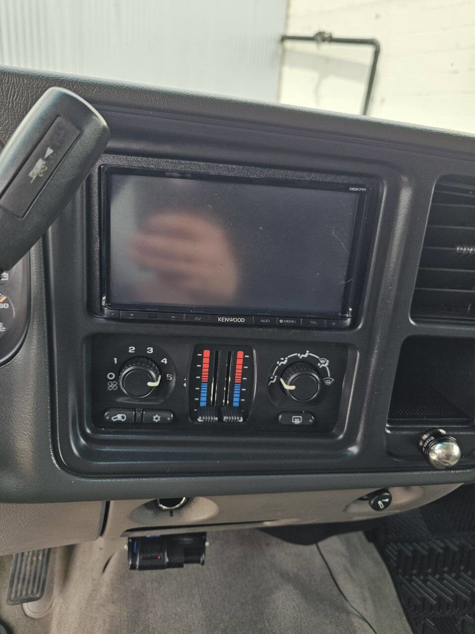 Used 2005 Chevrolet Avalanche Z71 w/ Preferred Equipment Group AWD/4WD image 14