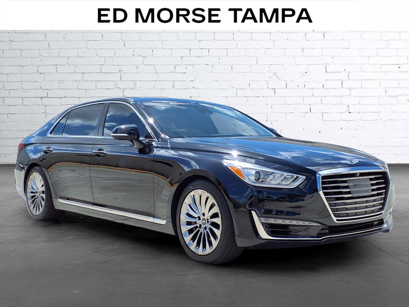 Used 2017 Genesis G90 5.0 Ultimate image 5