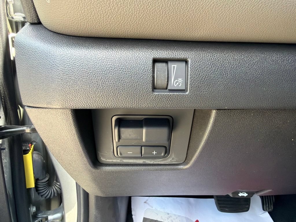 Used 2025 Chevrolet Colorado ZR2 w/ Technology Package AWD/4WD image 19
