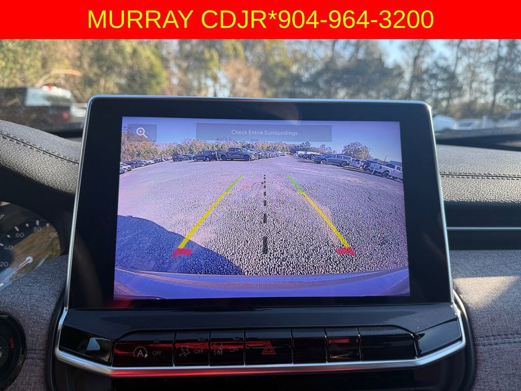 Used 2024 Jeep Compass Latitude image 32