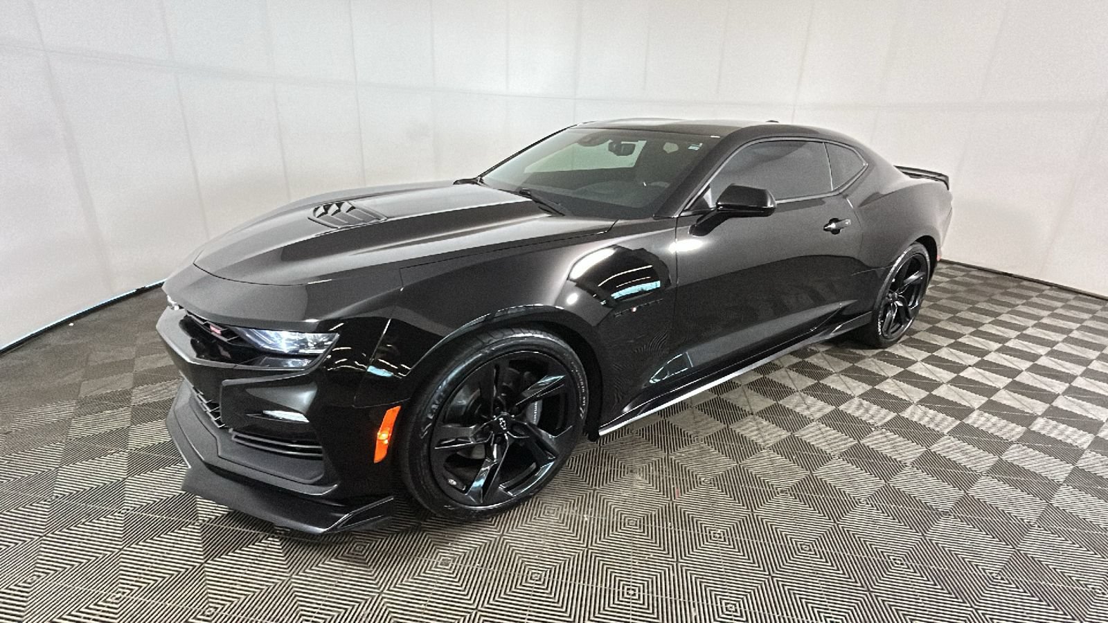 Used 2022 Chevrolet Camaro SS RWD image 7