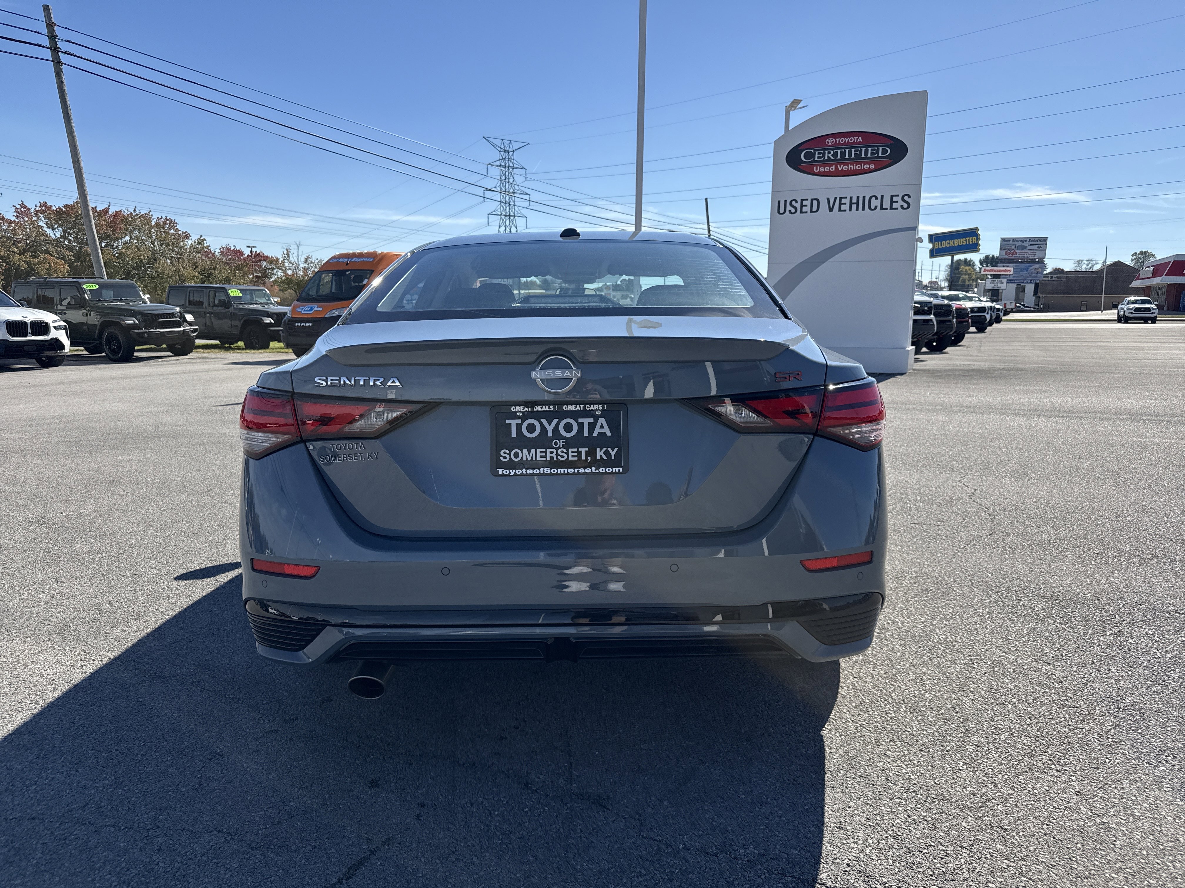 Used 2025 Nissan Sentra SR image 4