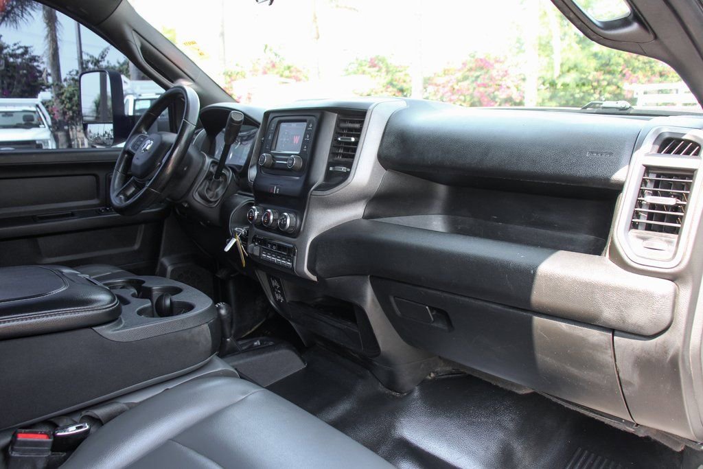 Used 2021 RAM 5500 Tradesman w/ Chrome Appearance Group image 35