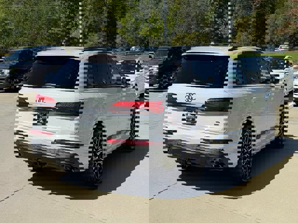 New 2025 Audi Q7 3.0T Prestige image 13