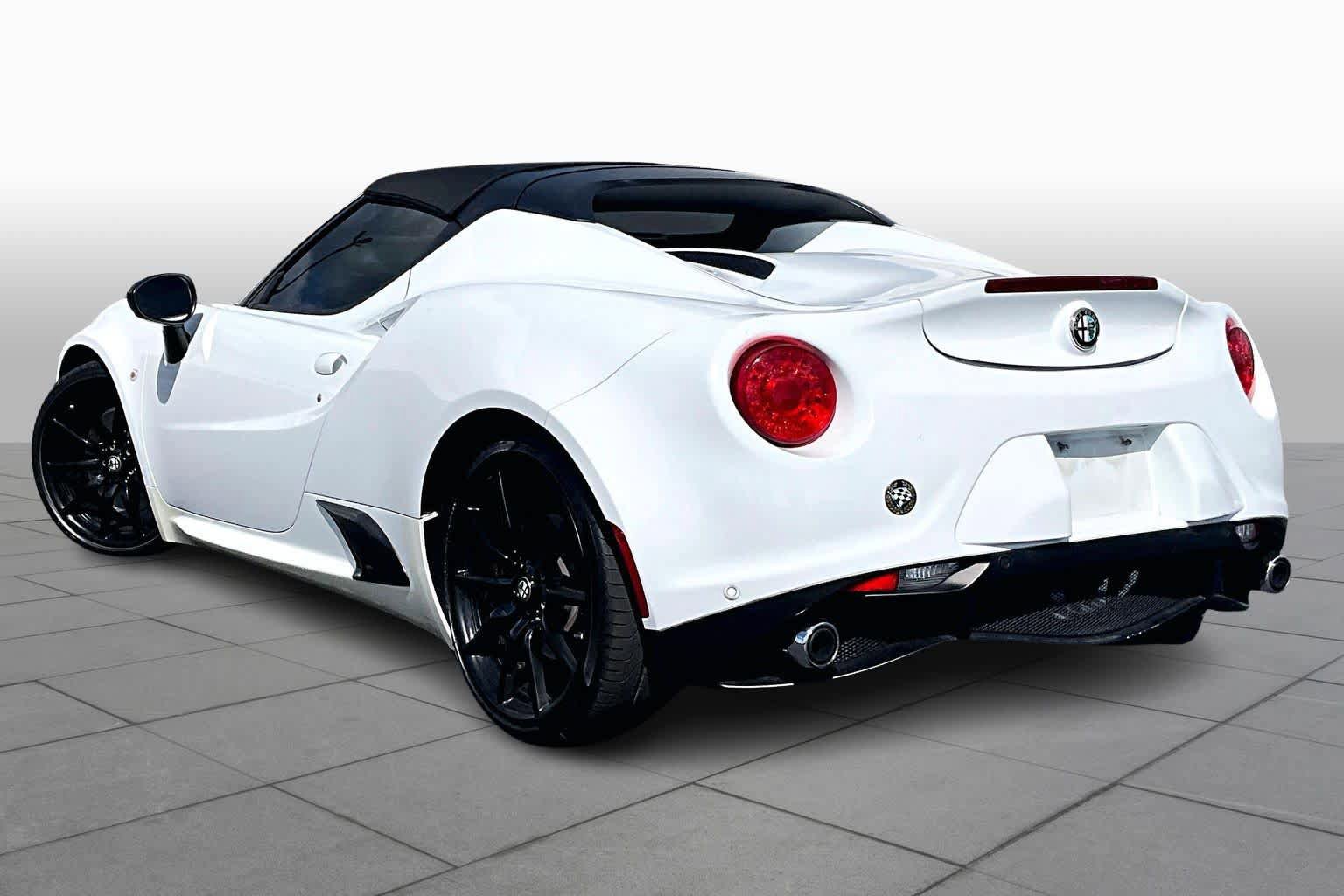Used 2015 Alfa Romeo 4C Spider w/ Spider Track Package RWD image 12