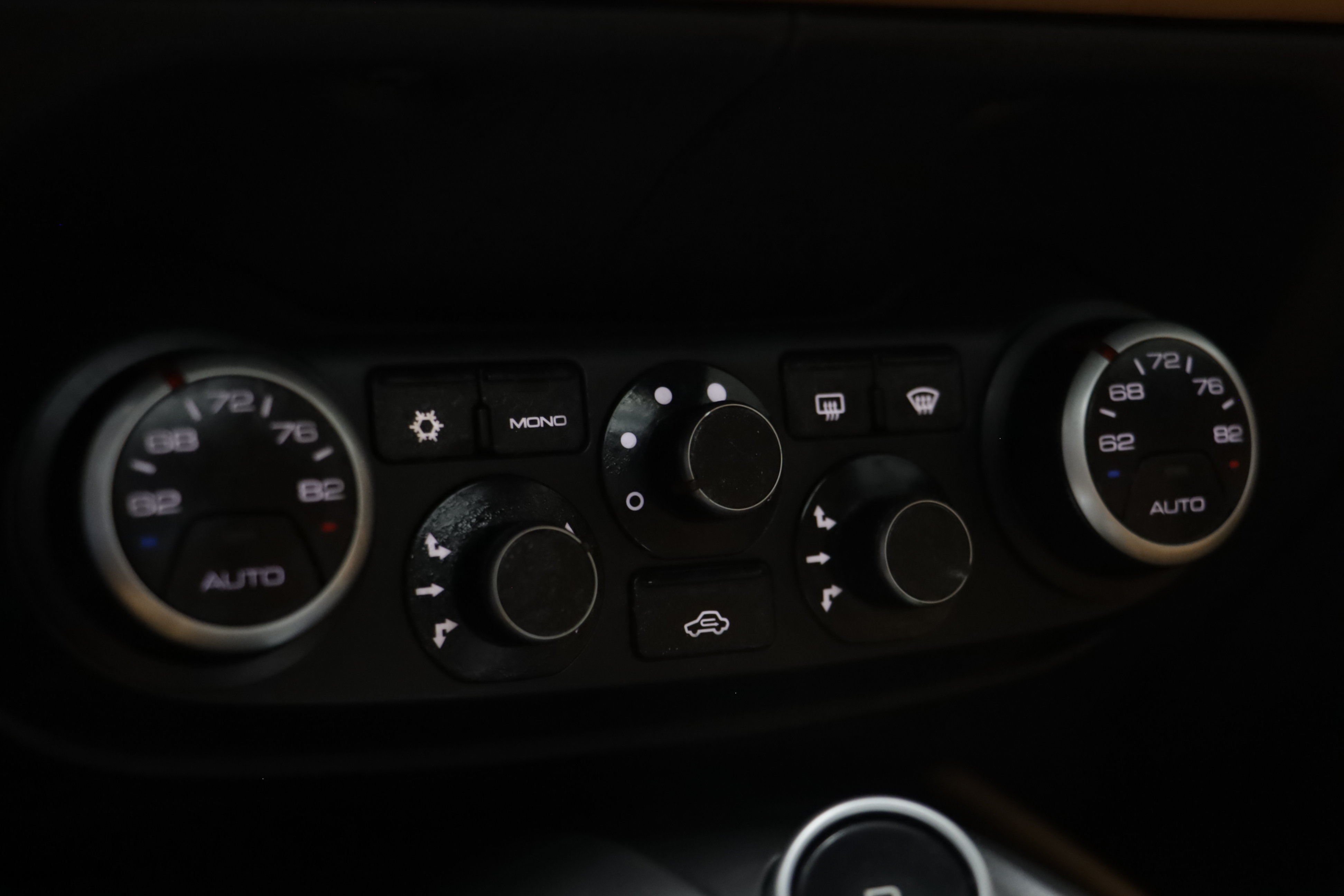 Used 2017 Ferrari California T RWD image 22