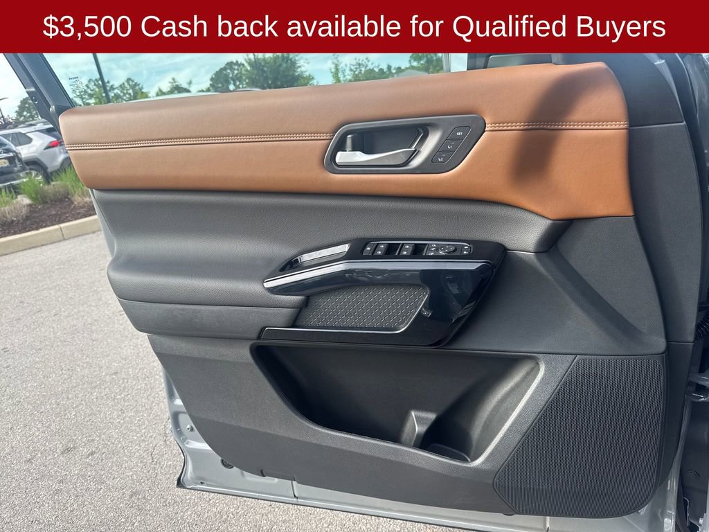 New 2026 Nissan Pathfinder Platinum AWD/4WD image 11