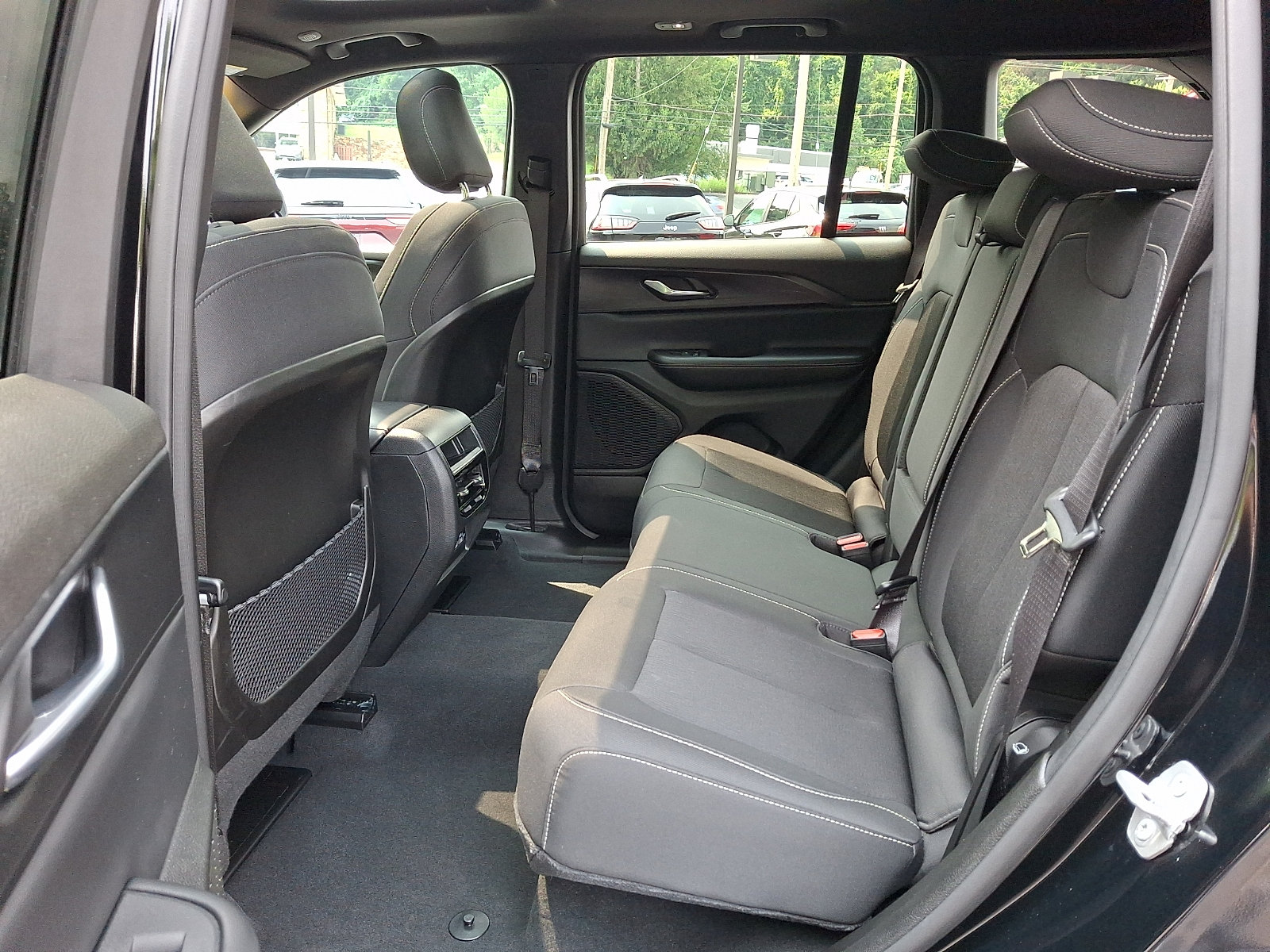 Certified 2024 Jeep Grand Cherokee Laredo X w/ Luxury Tech Group I AWD/4WD image 10