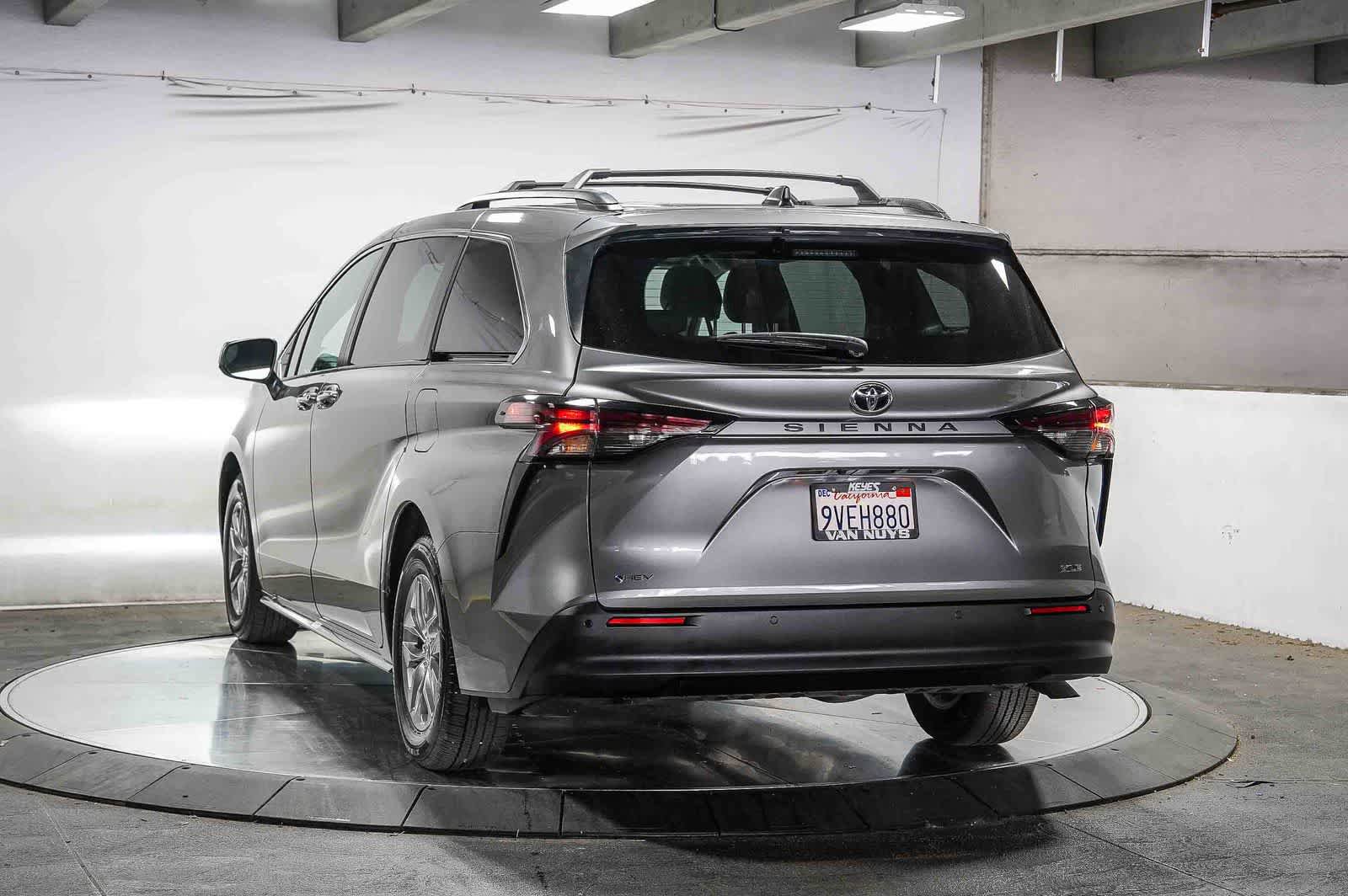 Certified 2026 Toyota Sienna XLE FWD image 4