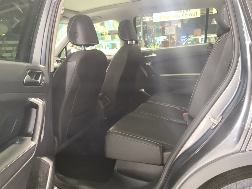 Used 2022 Volkswagen Tiguan SE AWD/4WD image 11