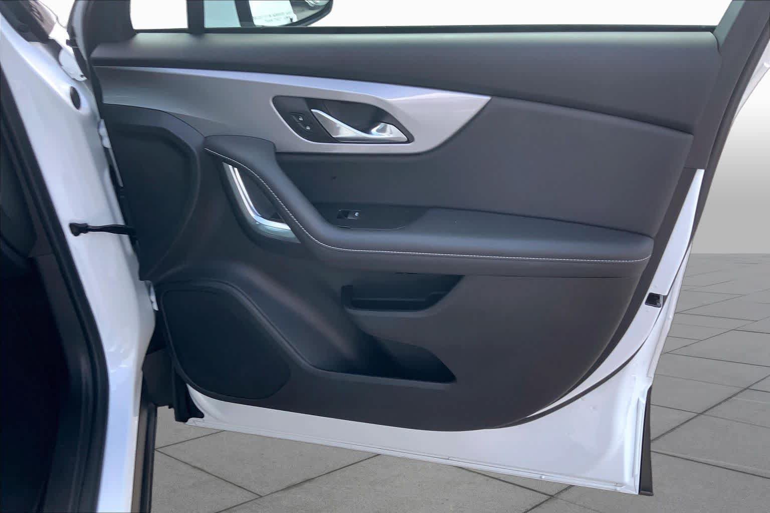 Used 2023 Chevrolet Blazer LT FWD image 22