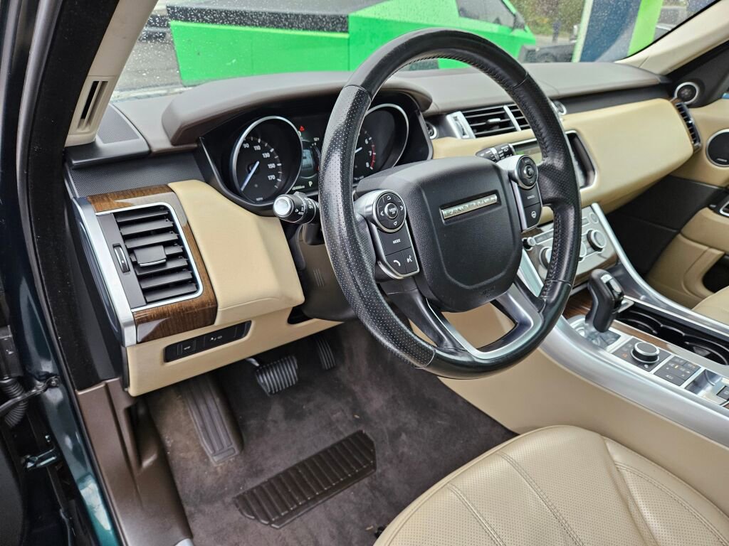 Used 2016 Land Rover Range Rover Sport HSE image 19