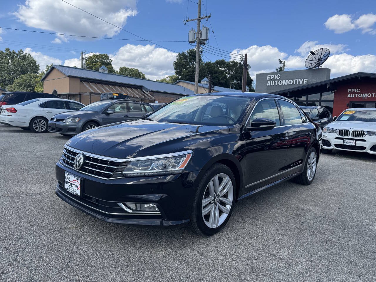 Used 2017 Volkswagen Passat 1.8T SEL Premium FWD image 1