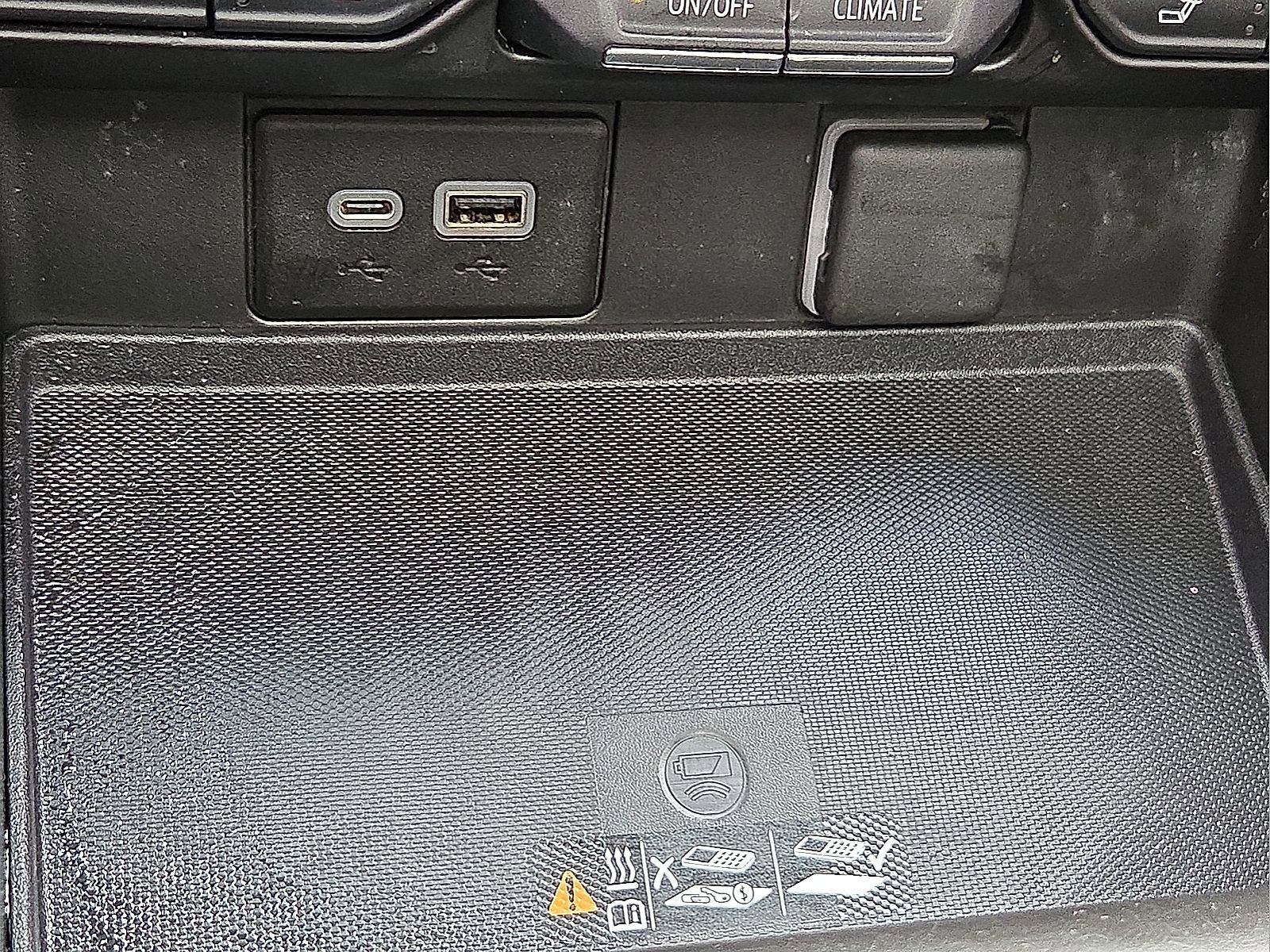 Used 2022 Chevrolet Tahoe Z71 w/ Z71 Off-Road Package AWD/4WD image 18