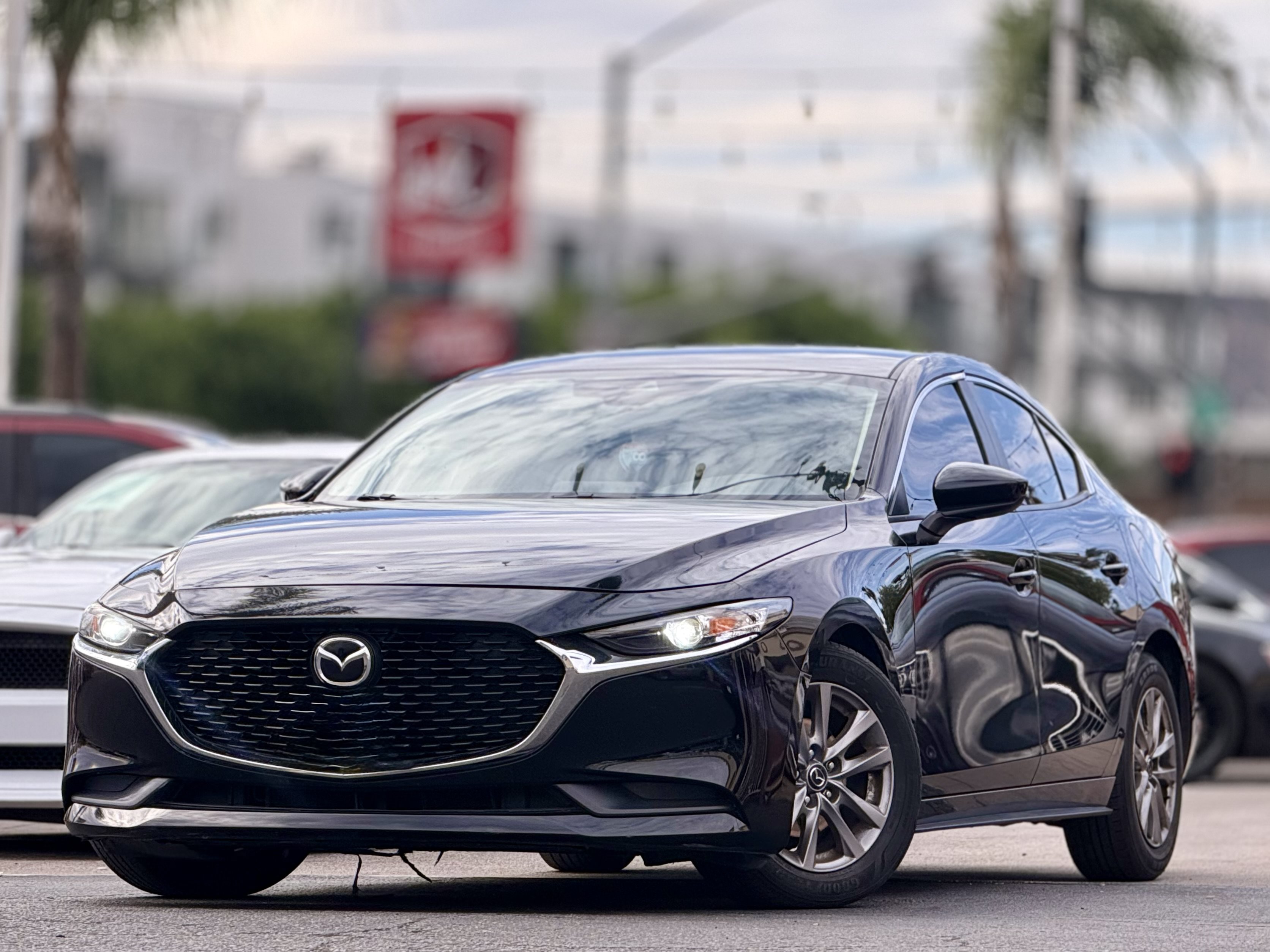 Used 2021 MAZDA MAZDA3 Sedan FWD image 1