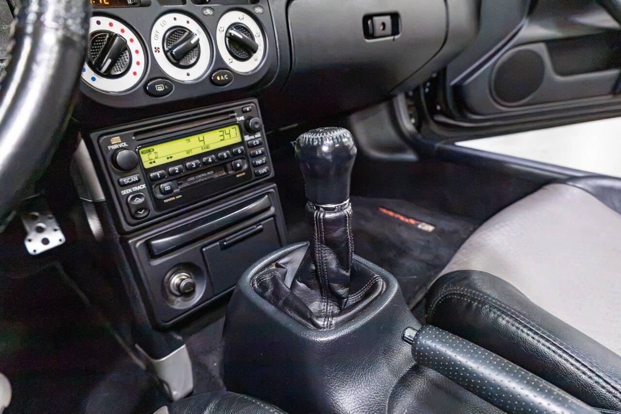Used 2000 Toyota MR2 RWD image 14