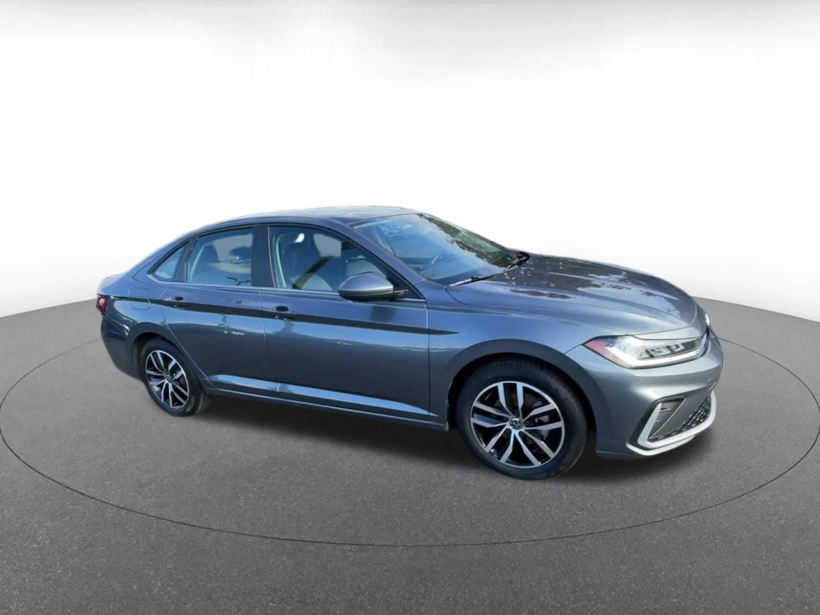 Used 2025 Volkswagen Jetta SE video 2