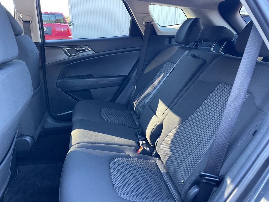 Used 2024 Kia Sportage LX image 19