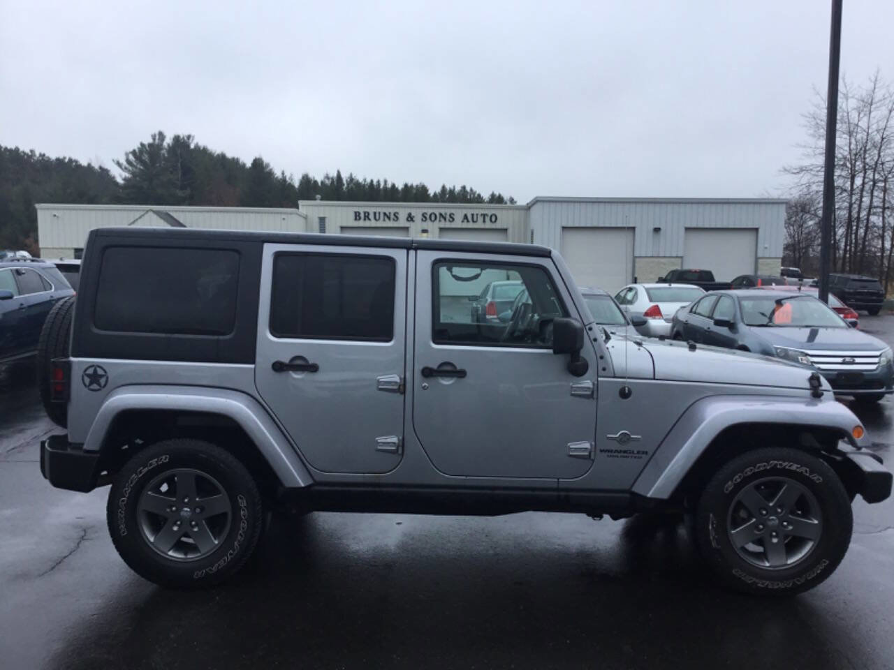 Used 2015 Jeep Wrangler Unlimited Sport AWD/4WD image 6