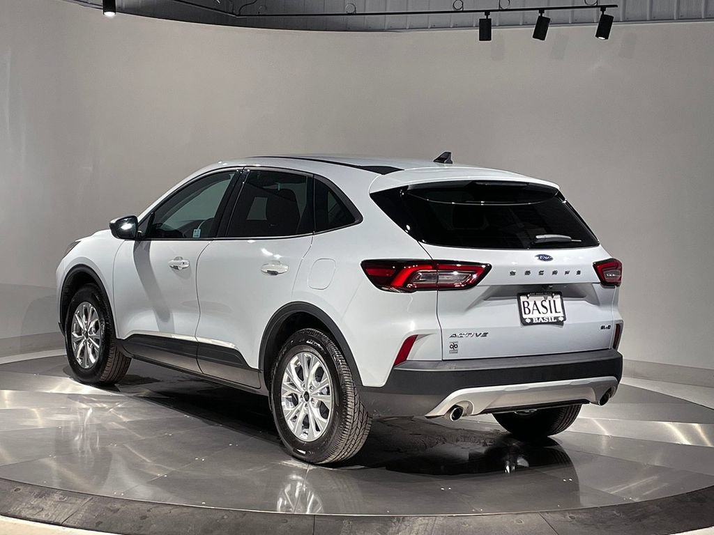 Used 2025 Ford Escape Active AWD/4WD image 13