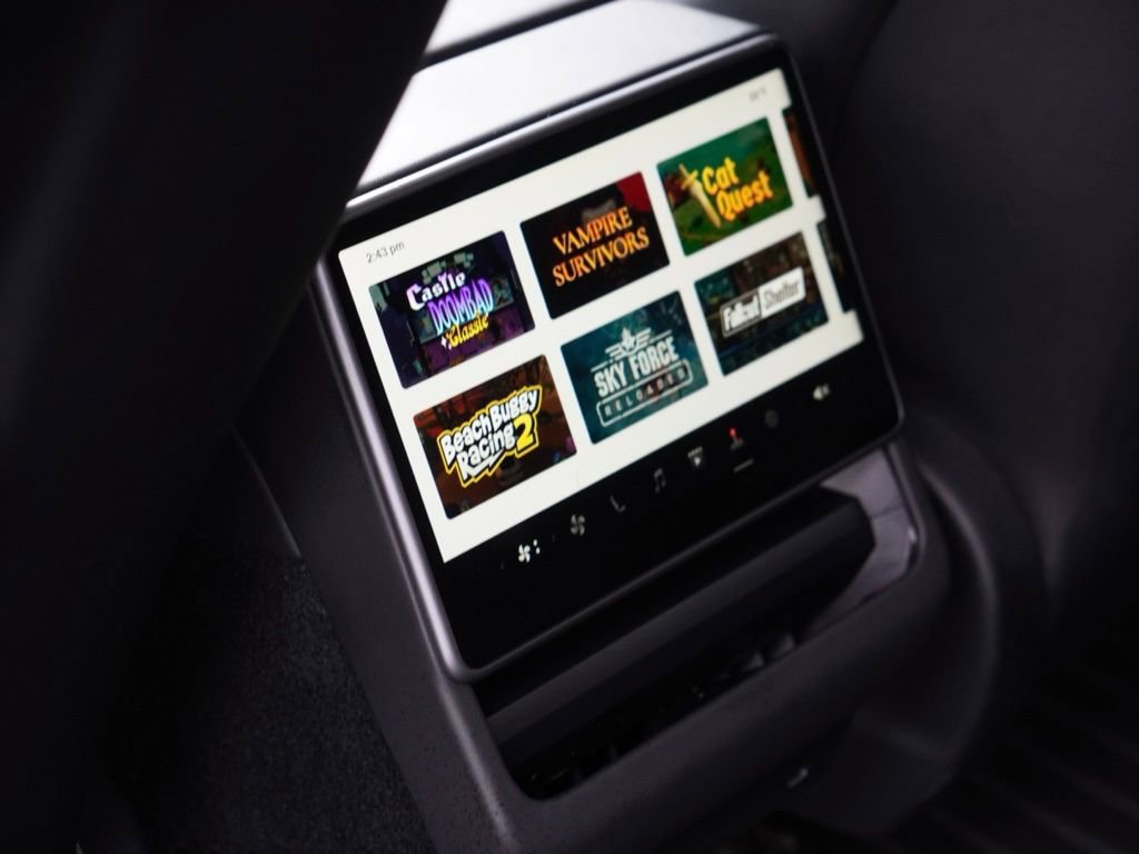 Used 2025 Tesla Model 3 Long Range image 13