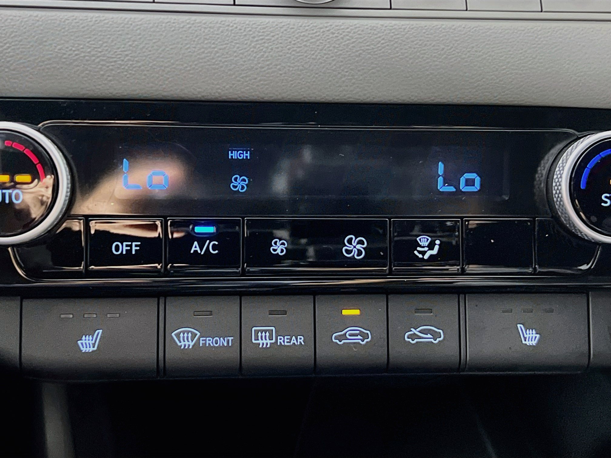 Used 2023 Hyundai Elantra SEL w/ Convenience Package FWD image 26