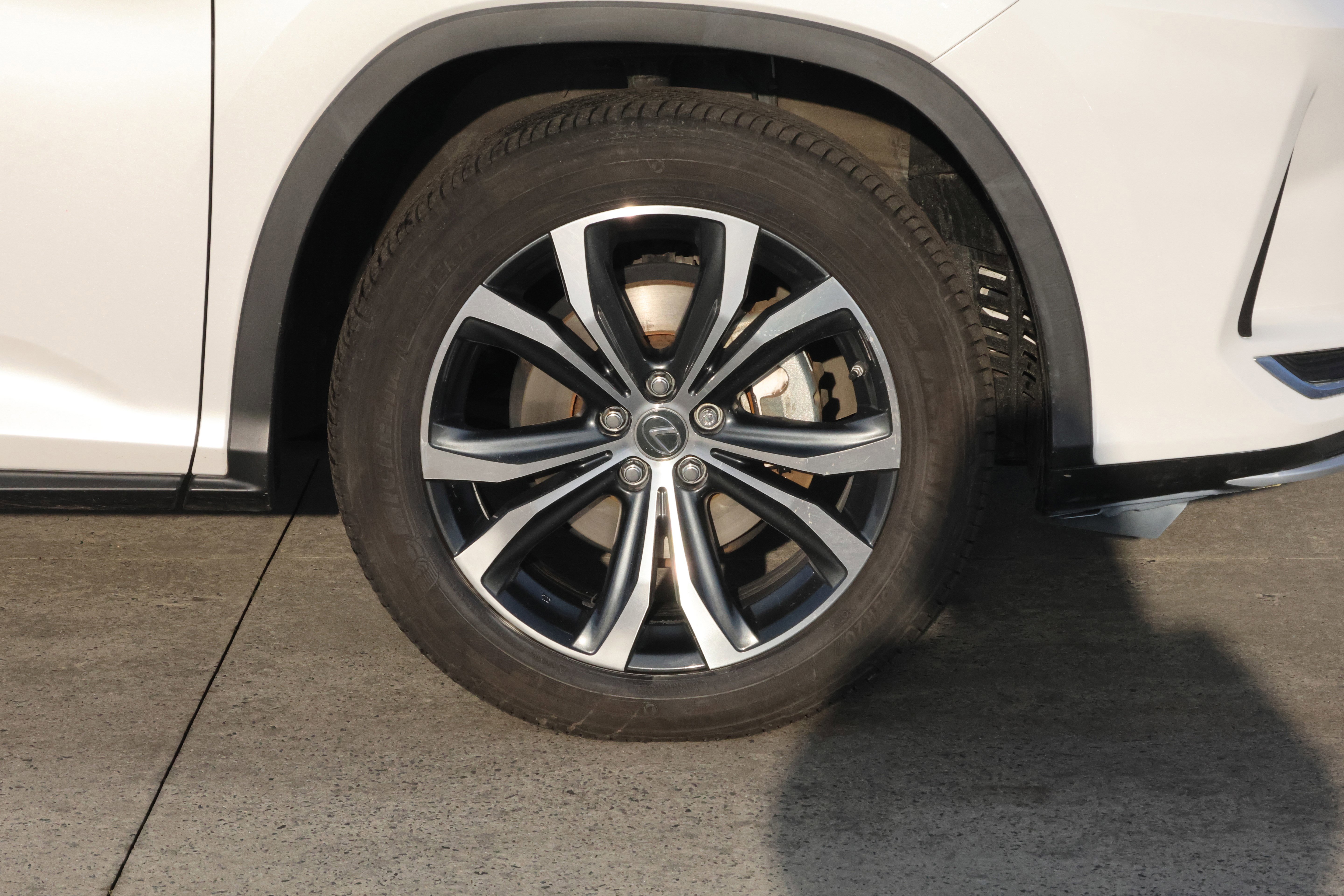 Used 2021 Lexus RX 350L FWD w/ Premium Package image 11