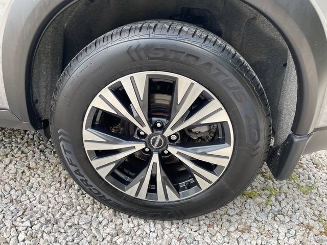 Used 2023 Nissan Rogue SV AWD/4WD image 17
