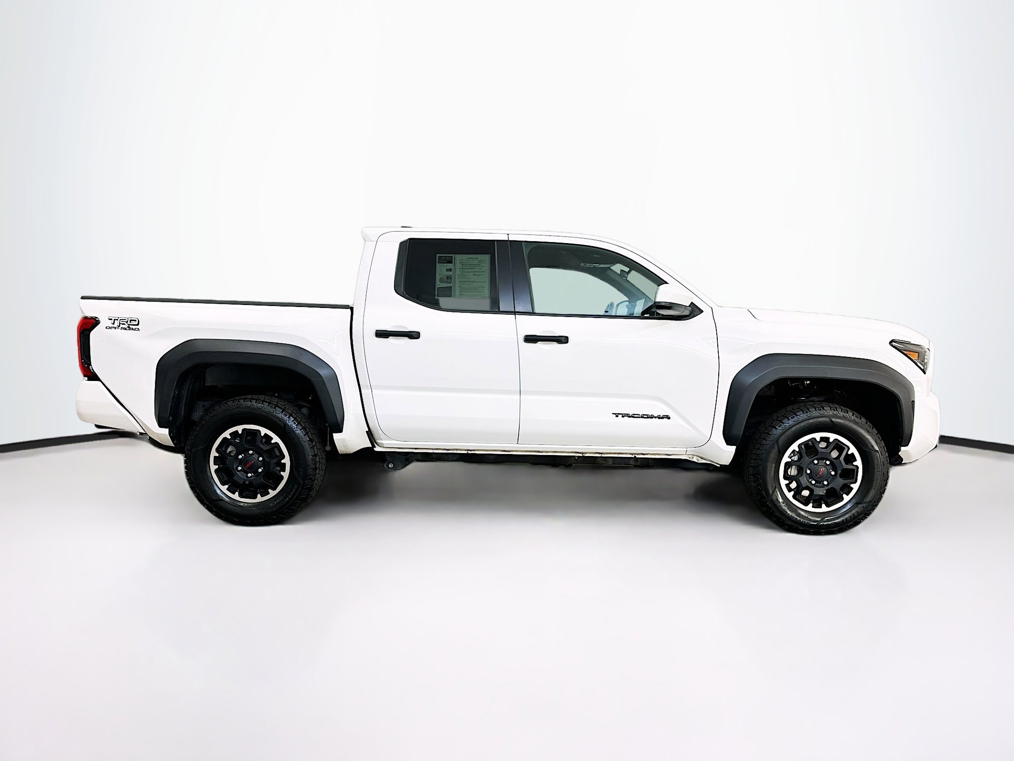 Used 2025 Toyota Tacoma TRD Off-Road image 10