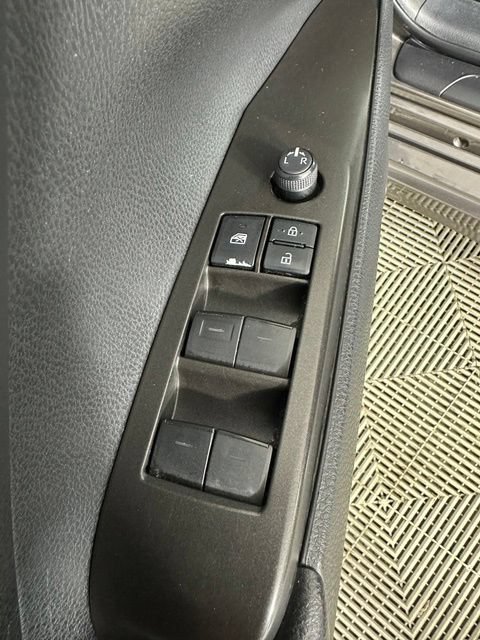 Used 2022 Toyota Camry SE AWD/4WD image 25