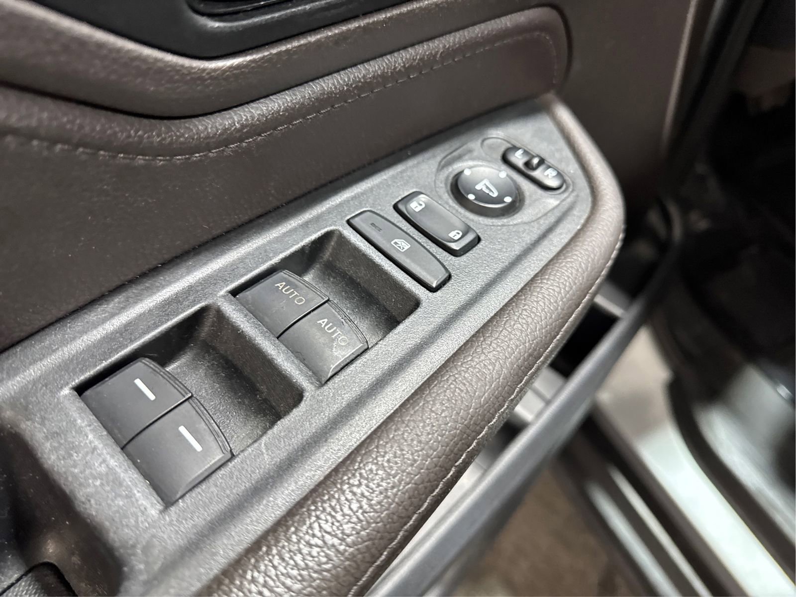 Used 2018 Honda Odyssey LX image 24