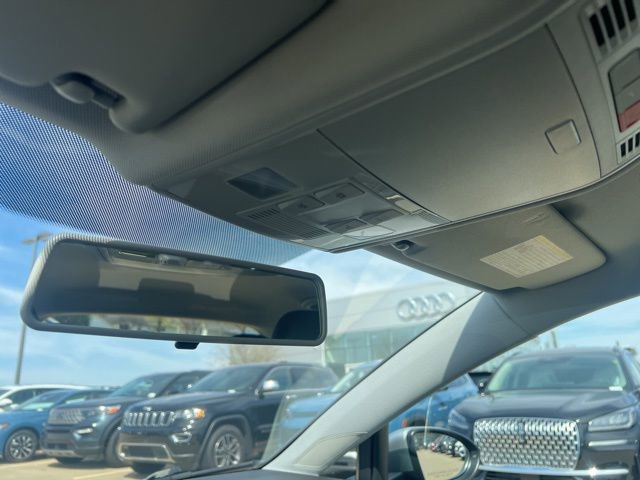 Used 2015 Volkswagen Golf S image 15