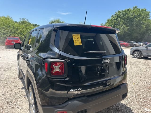 Used 2023 Jeep Renegade Latitude AWD/4WD image 28