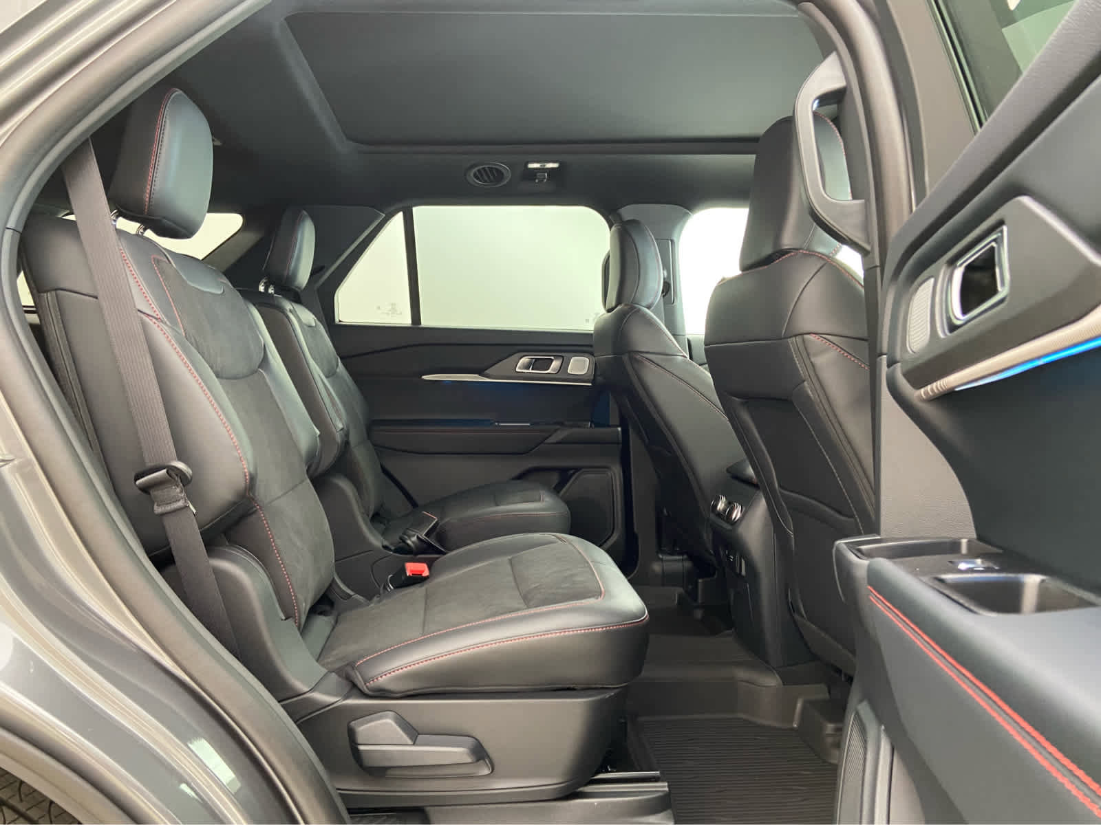 New 2025 Ford Explorer ST image 17