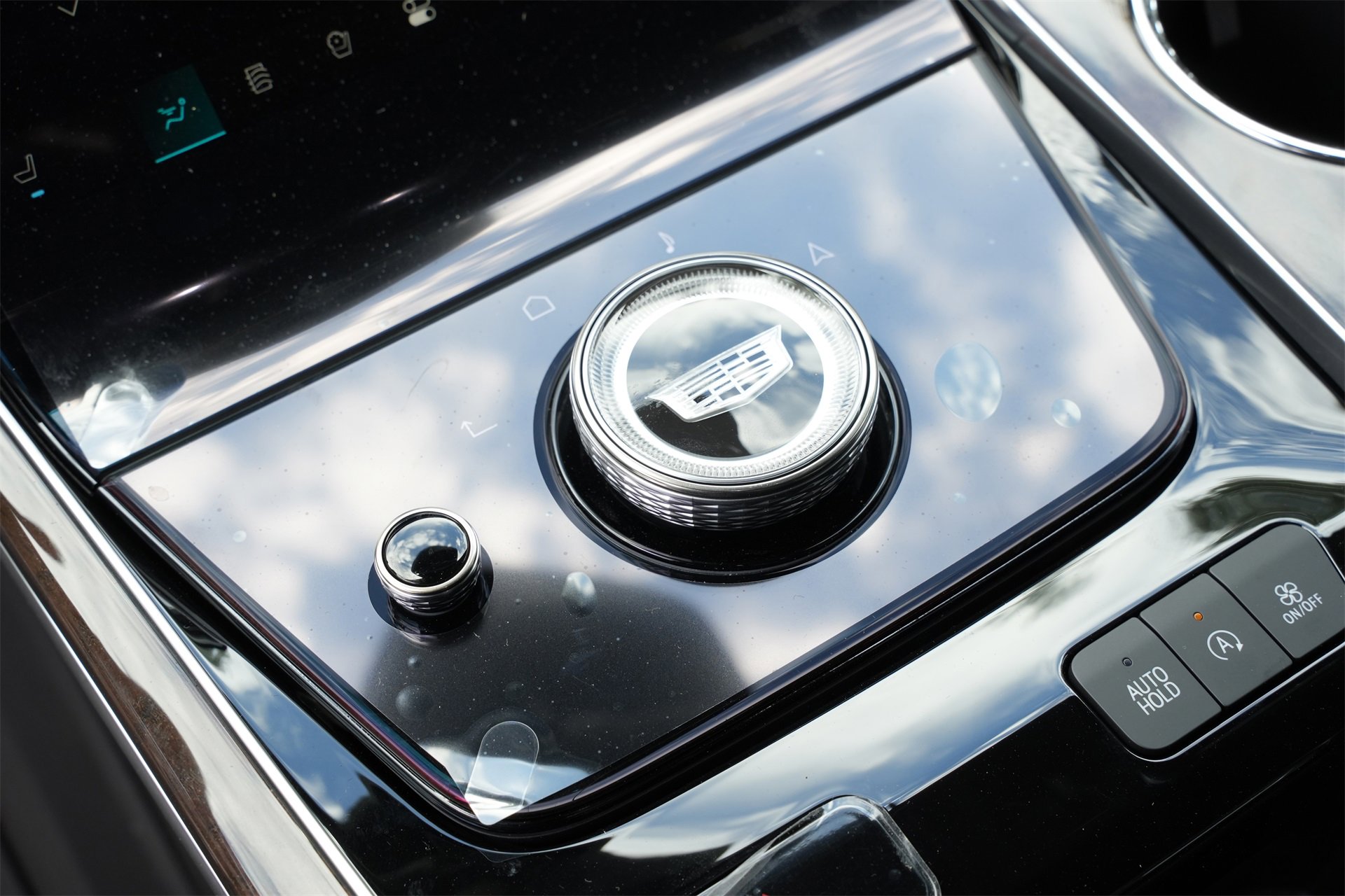 New 2025 Cadillac Escalade Sport Platinum w/ LPO, ONYX Package image 16