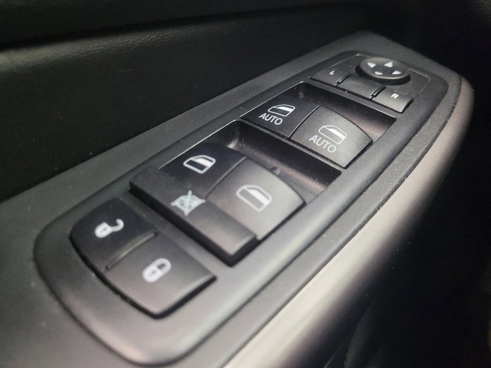 Used 2019 Jeep Cherokee Limited AWD/4WD image 27